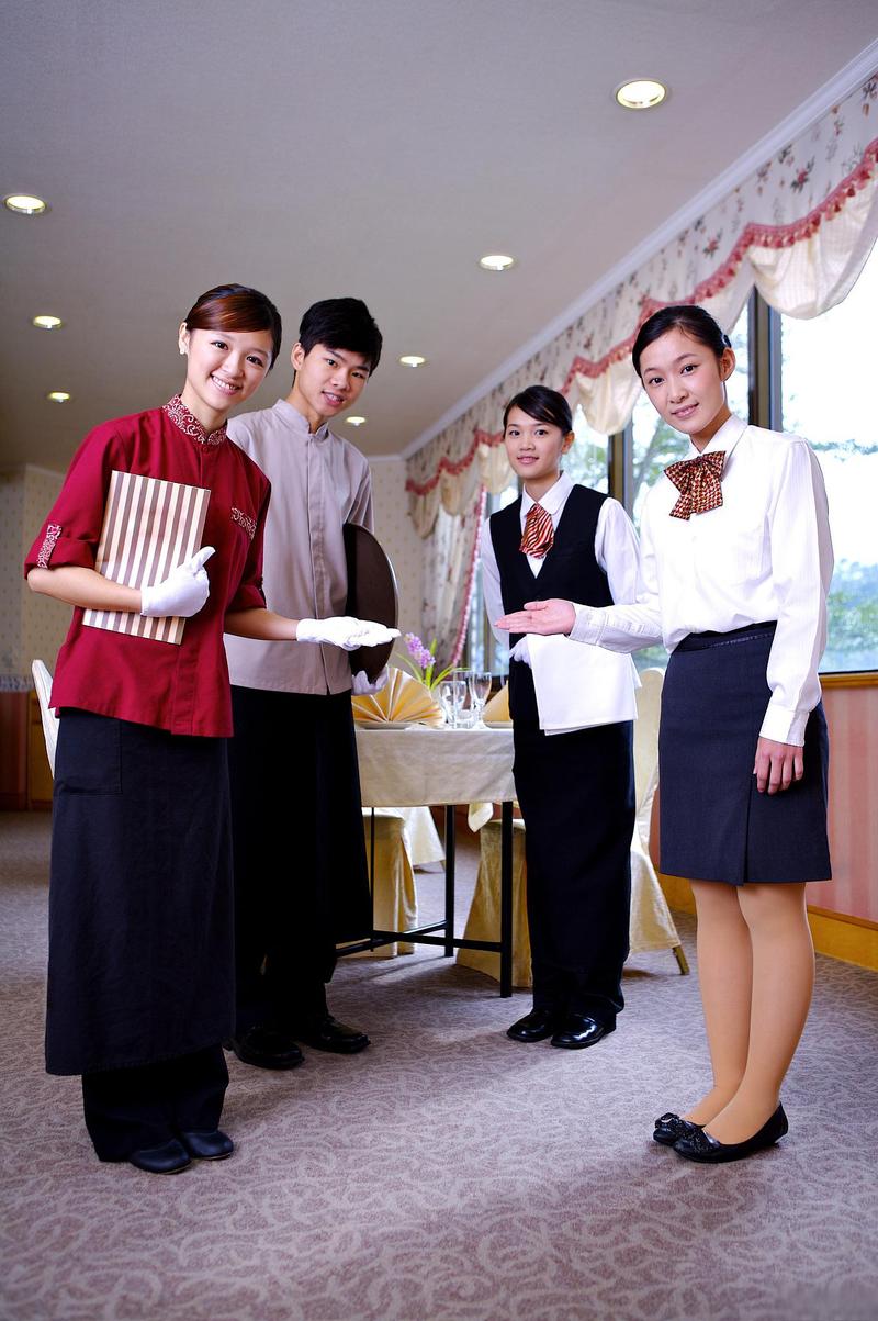 餐饮服务培训流程与内容 餐饮服务培训对提升员工的服务质量和客户