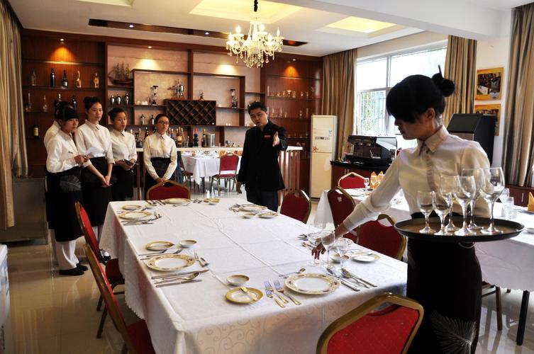 联合广东酒店行业协会,广州食品与健康协会,广东省餐饮服务行业协会